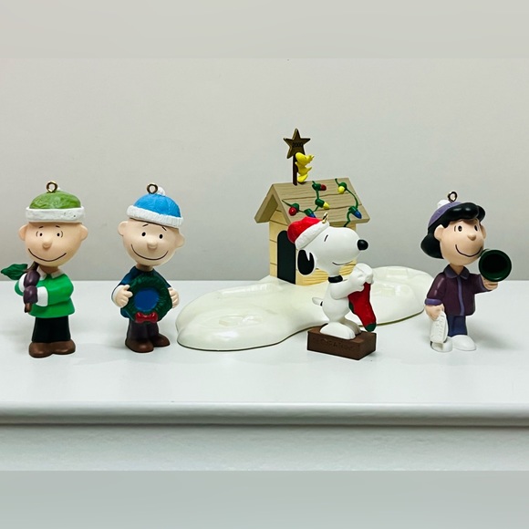 Hallmark Peanuts “A Snoopy Christmas” Complete Set - Picture 4 of 8